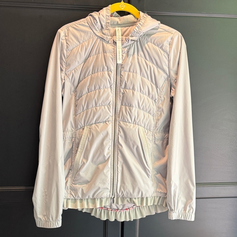 lululemon athletica Light Gray Hooded Puffer Jacket